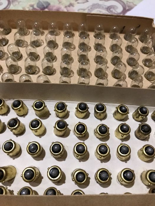 Лампочка СМ 26 В 70 ВТ та інші