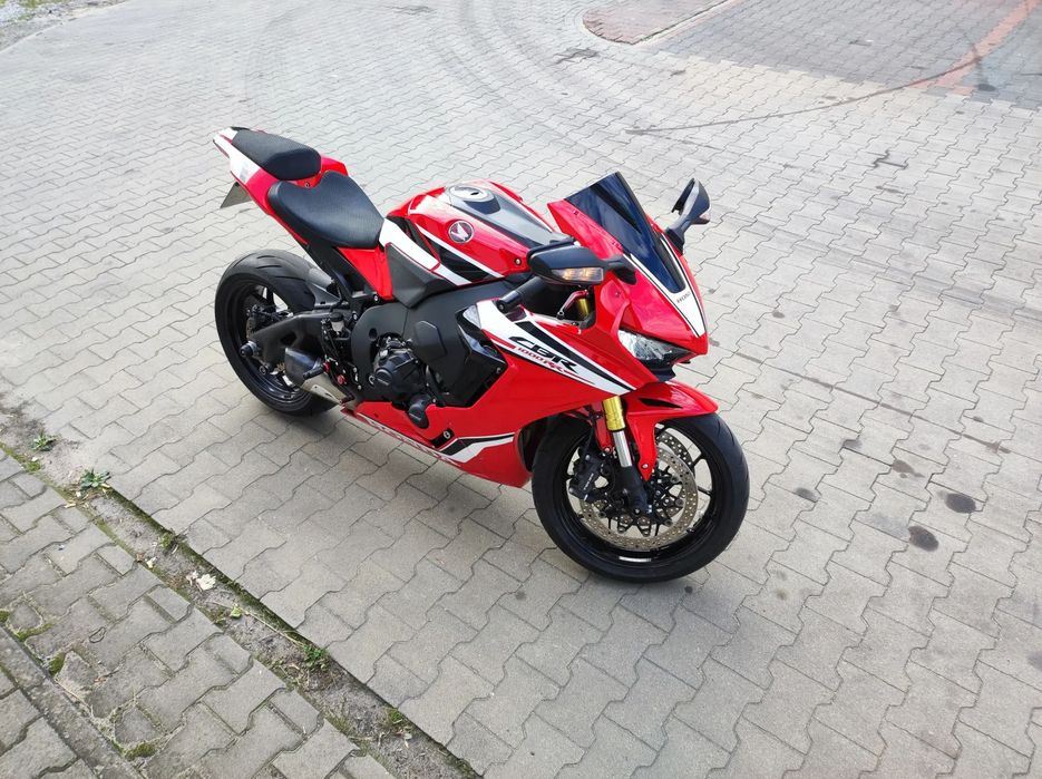 Honda CBR HONDA CBR 1000RR SC77 przebieg 4650km 2023r jak nowa mozliwa zamiana