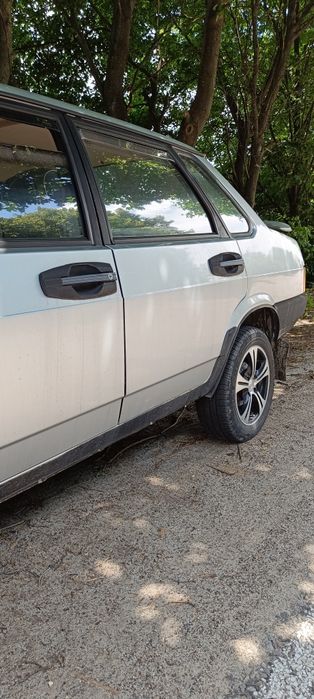 Автомобіль в гарному стані,2002 року випуску.Пробіг рідний без іржі,авто вкладень не потребує.