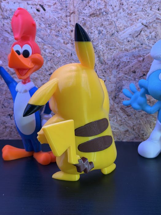 Figura Pikachu 20cm