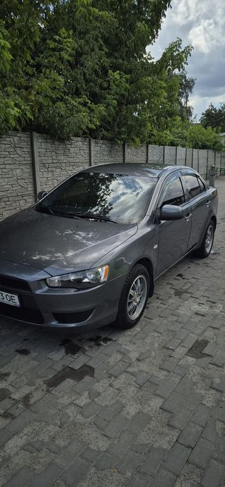 Продам семейное авто