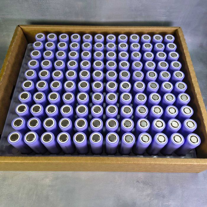 Новий Акумулятор Високострумовий  BAK N21700CGP 21700 4000mAh 40A акб