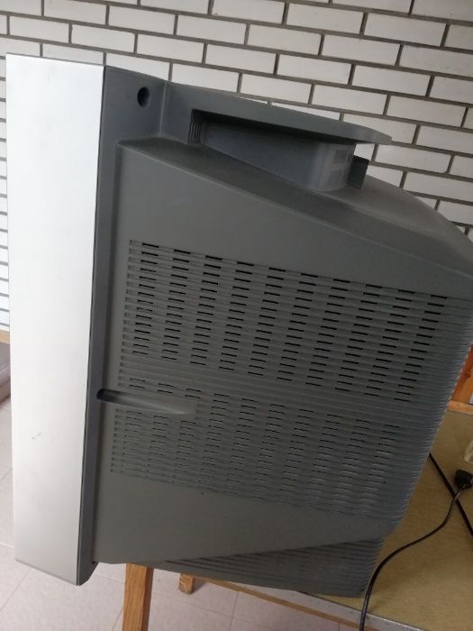 Телевизор LG Flatron RT-29FA31PX 100 Hz Digital диагональ 29 (72 см)