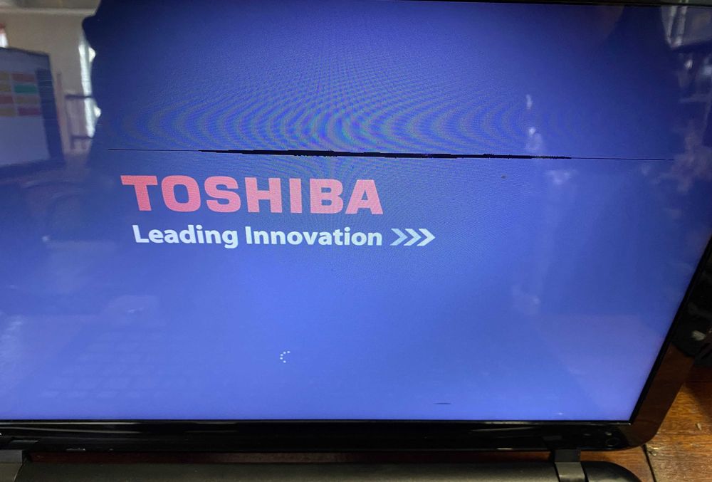 Ecrã original para Toshiba L50-B SERIES - 15.6 LED SLIM - Usado