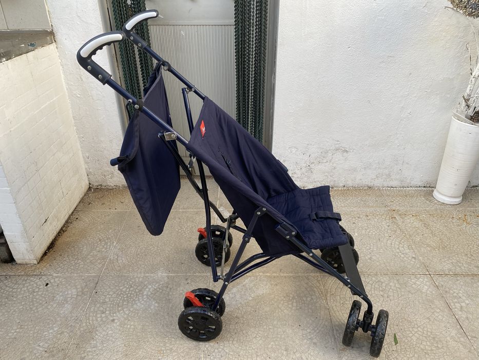 Carrinho de bebé passeio