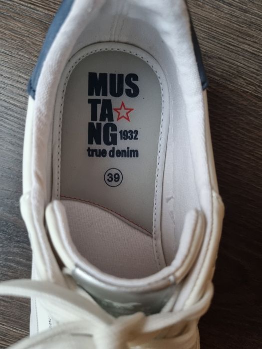 Buty Mustang rozmiar 39