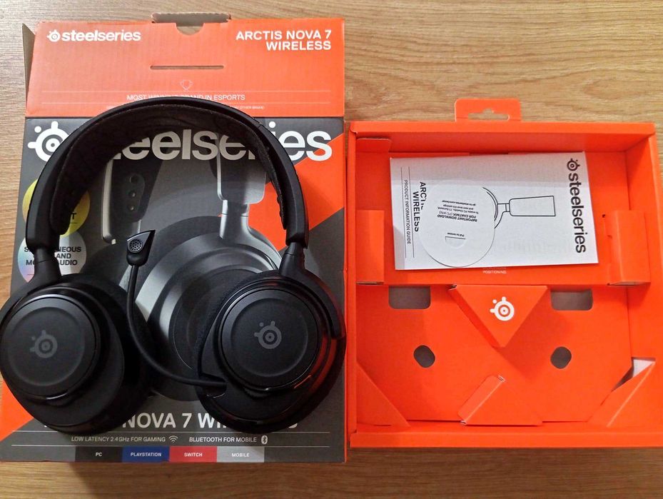Fones SteelSeries Arctis Nova 7 Wireless