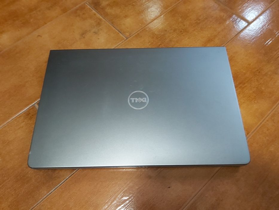 Portátil Dell Vostro 15 - intel i5