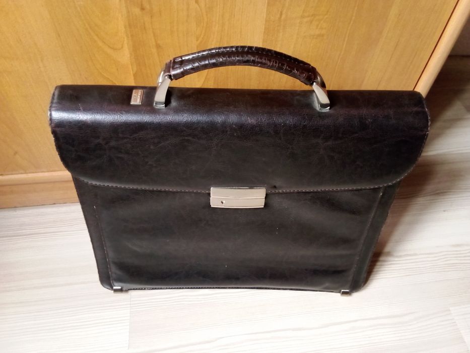 Портфель кожаный