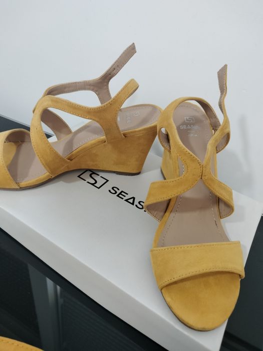Vendo sapatos e mala