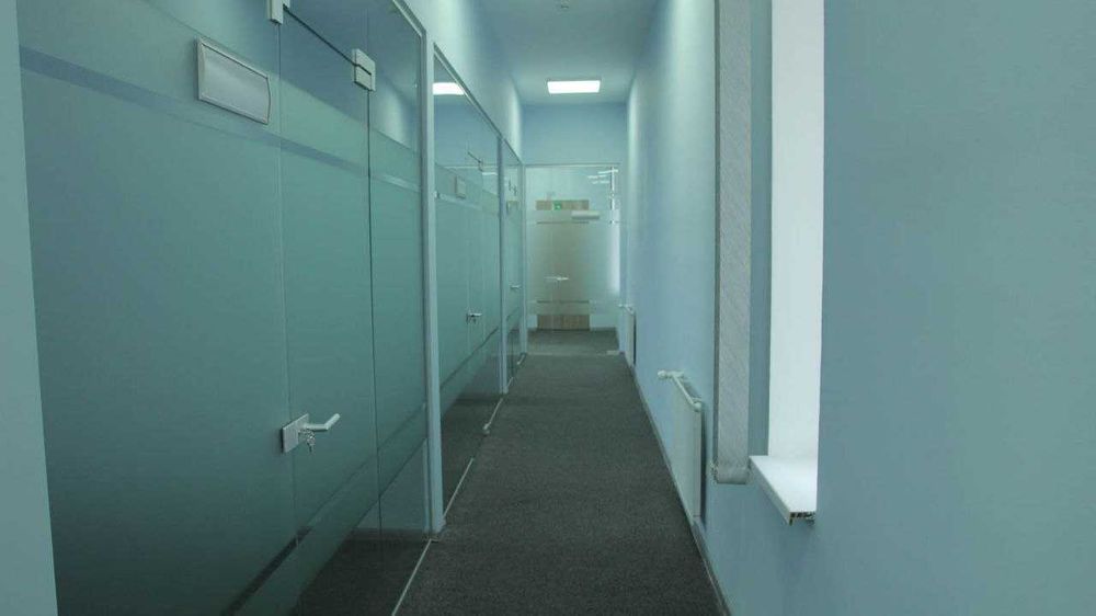 Дизайн интерьера + ремонт офісів. Малярні роботи, монтаж освітлення