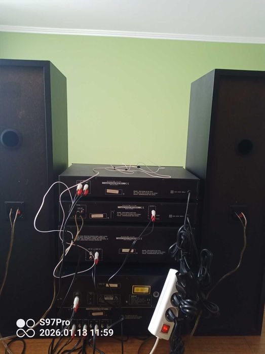 Wieża AKAI + kolumny AKAI