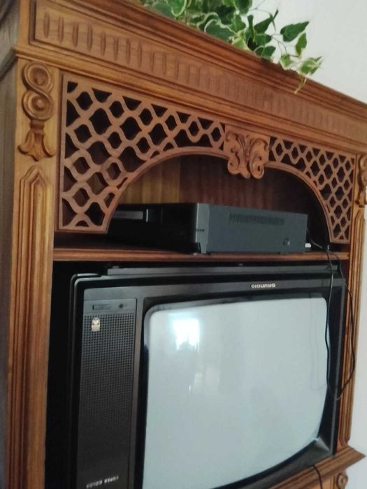 Movel de esquina para TV e Aparelhagem de som