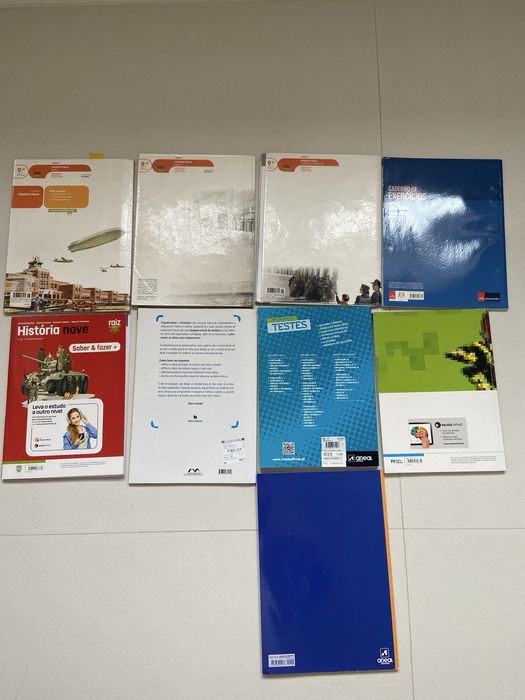 Manuais e cadernos  de atividades de varias disciplinas de 9 ano