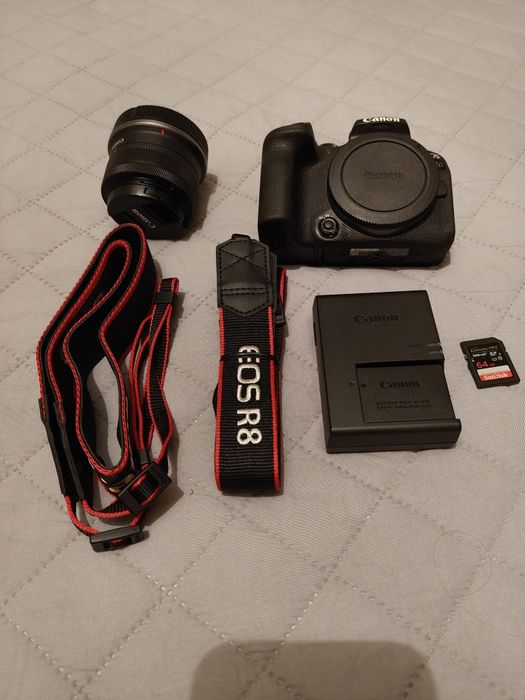 Canon EOS R10 como nova, com lente RF-S 18-45