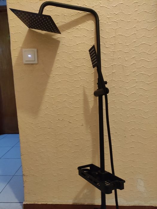 Coluna de duche / banheira  -  preta