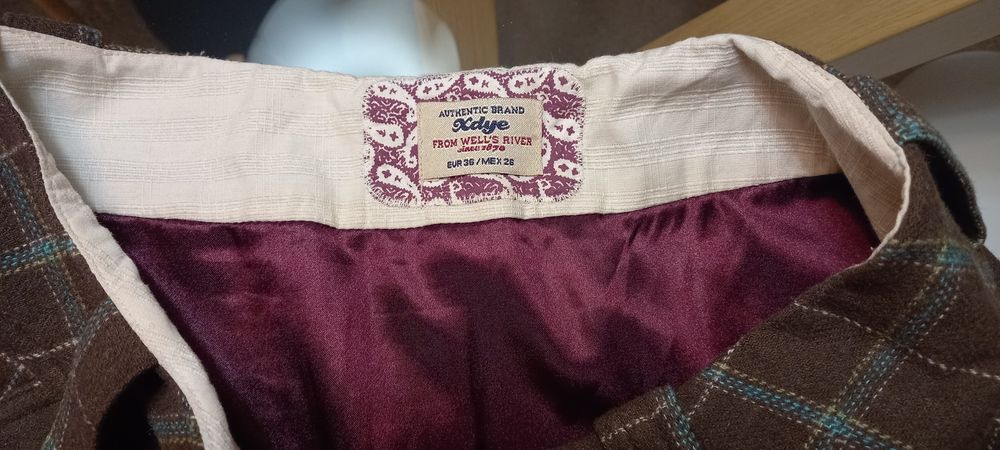 Mini saia anos 2000 cor azeitona em lã e viscose, Xdye(Pull&Bear)