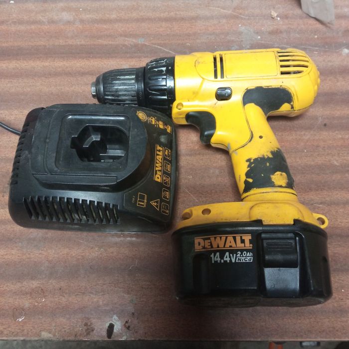 Wkrętarka DeWalt DC 728