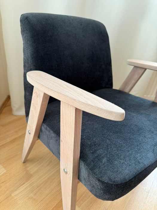 Fotel typ 366 Józefa Chierowskiego PRL odnowiony