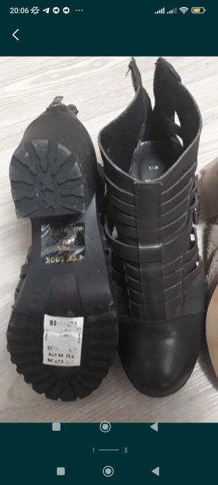 Продам,босоніжки .