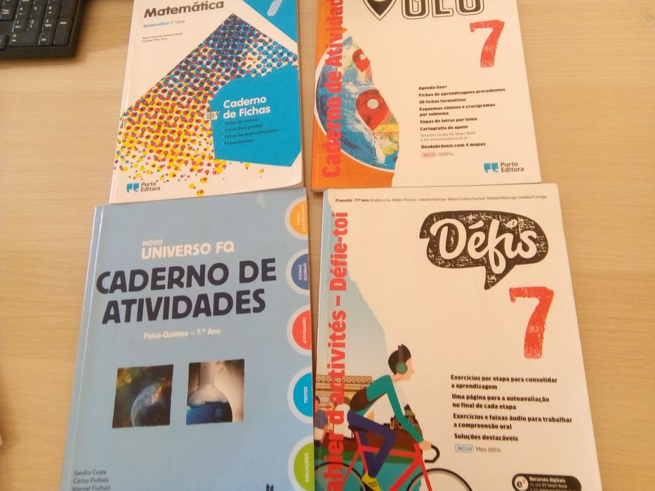 Conjunto de livros fichas 7 ano .5 euro já não tenho o de francês s ca