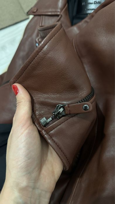 Massimo dutti шкірянка