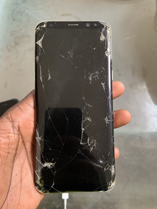 Vendo ou troco telemóveis! Leia a descrição.