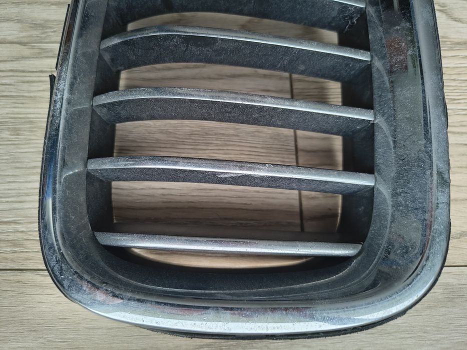 BMW seria 5 F11 Grill lewy nerka