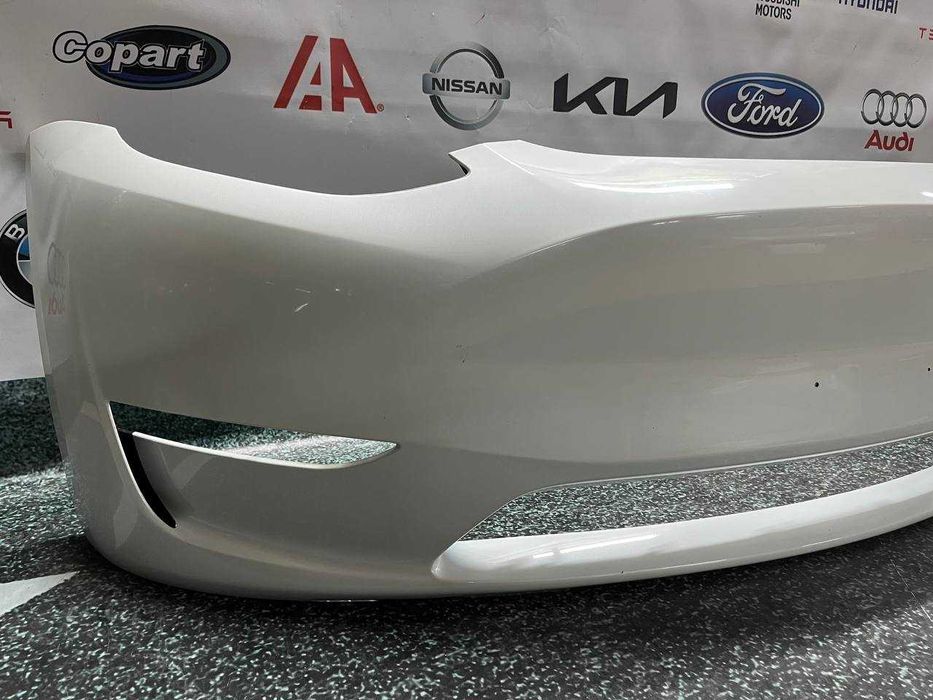 Бампер передній Tesla model y ppsw в колір