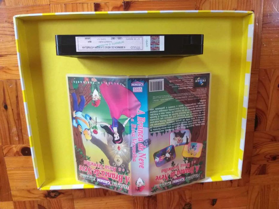 VHS A Branca de neve e a rosa vermelha