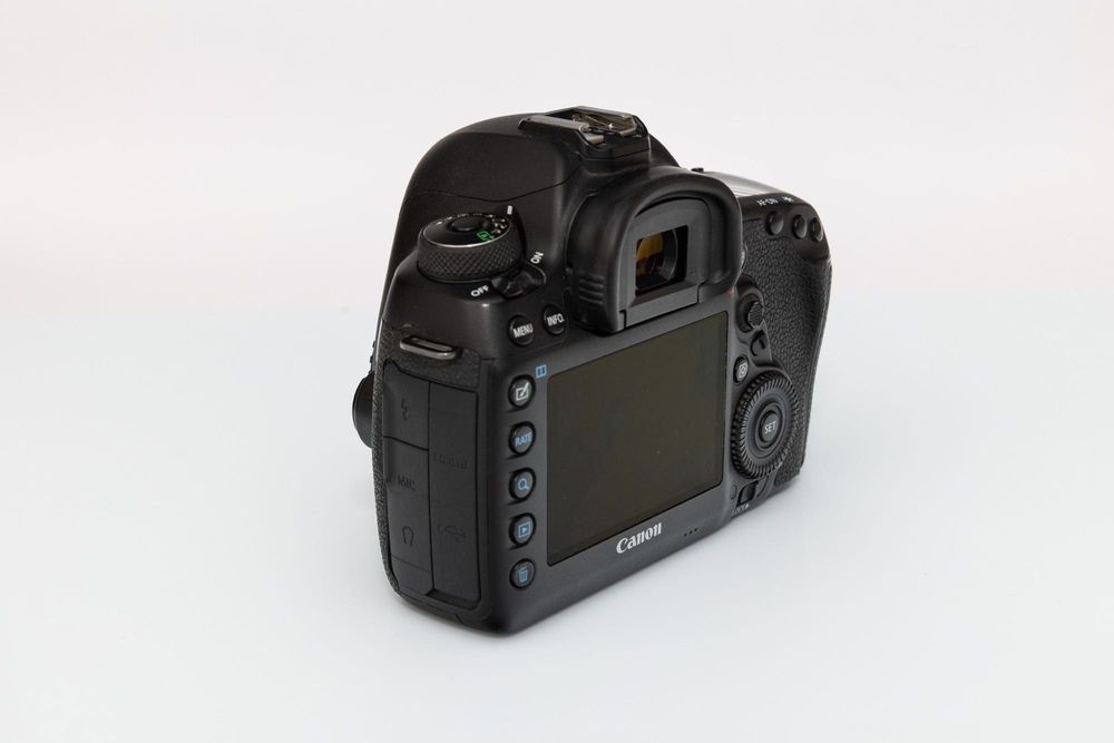 canon 5d mark IV - com 3 baterias e OFERTA de cartão