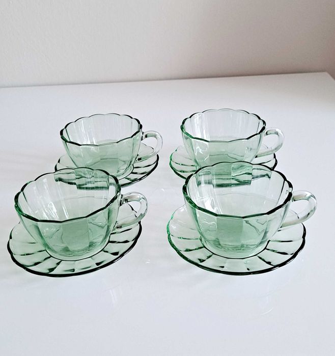 Filiżanki cztery sztuki