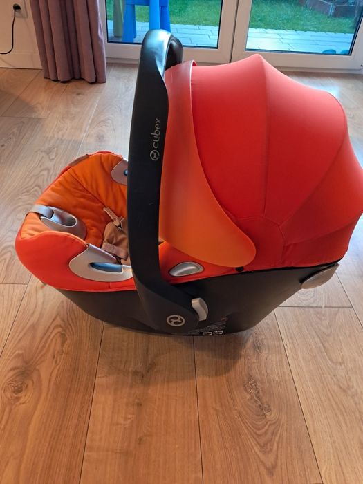 Fotelik samochodowy Cybex z bazą