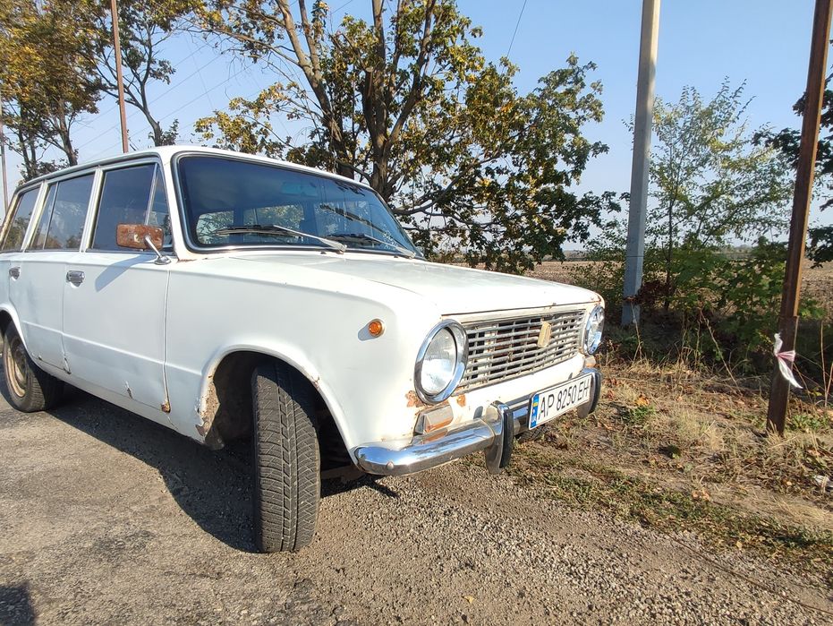 Автомобіль ВАЗ 2102