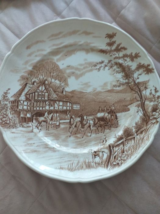 2 pratos antigos de decoração