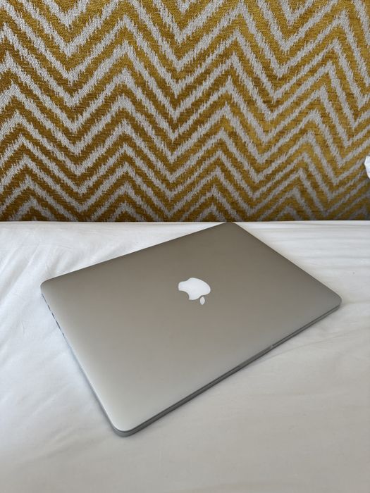 MacBook PRO 2015494648114178969603