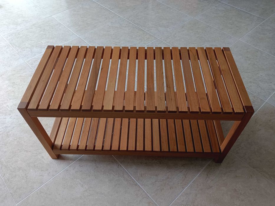 Mesa de apoio de madeira
