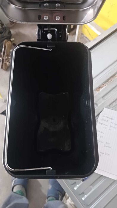 Balde inox 5L c/ tampa e pedal retangular