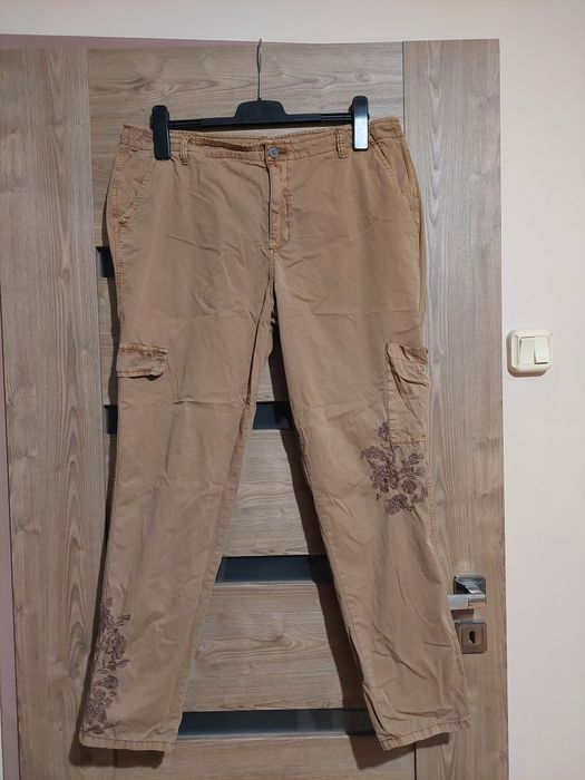 Spodnie damskie marki Tu. Rozmiar 44
