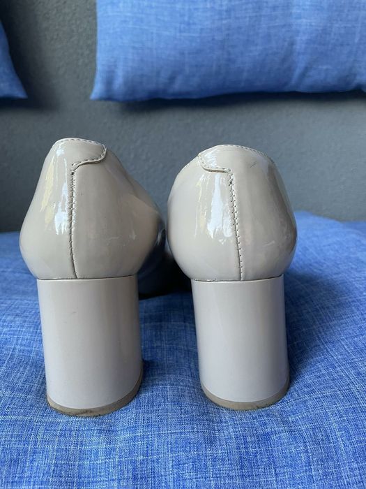 Жіночі лакові  туфлі