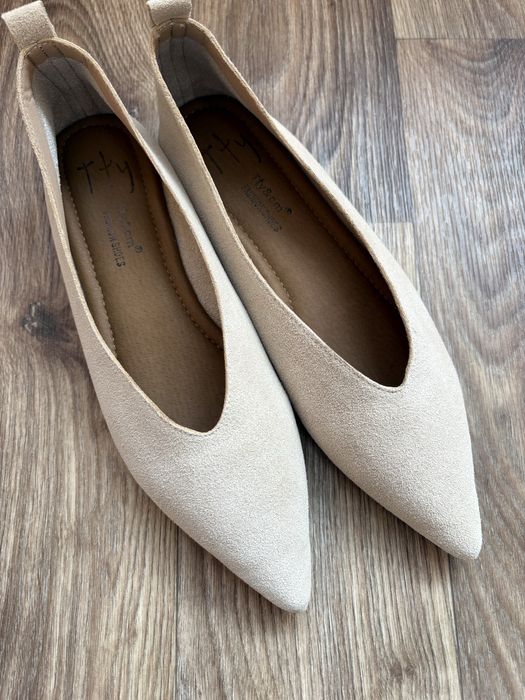 Нові замшеві балетки