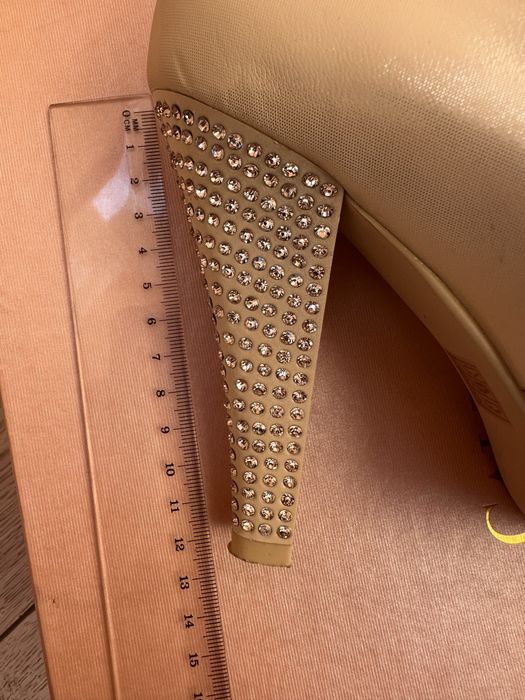 Бежеві туфлі з камінцями на весілля або особливу подію, 37 р.