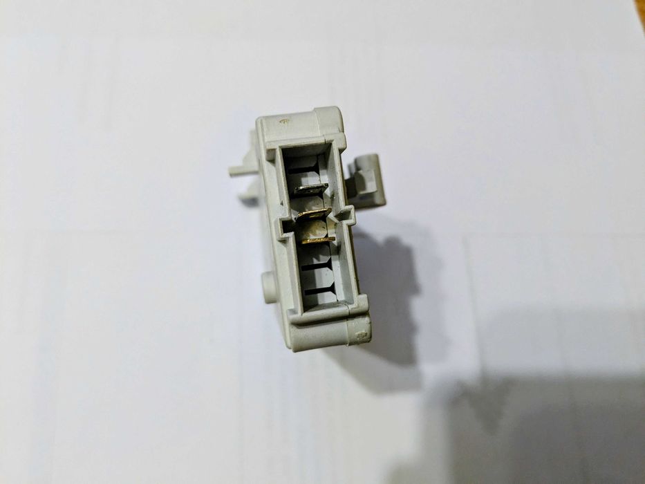 Замок люка (УБЛ) пральної машини Whirlpool AWT 2295 б/в