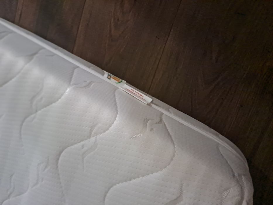 Łóżeczko, łóżko z samolotem chłopięce z materacem 70x140