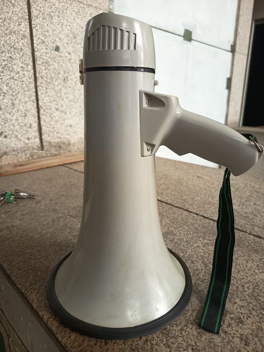 Megafone a pilhas
