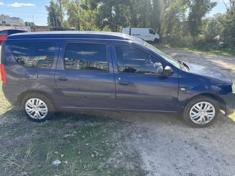 Продам dacia logan mcv 1.4