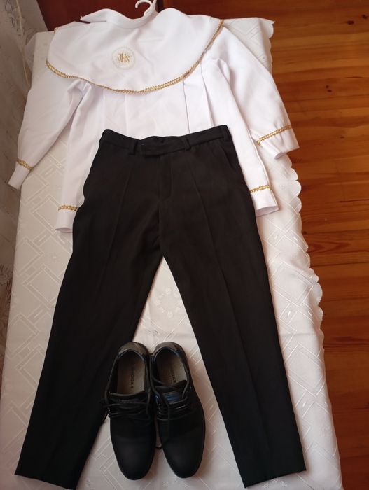 Sprzedam albę komunijną dla chłopca