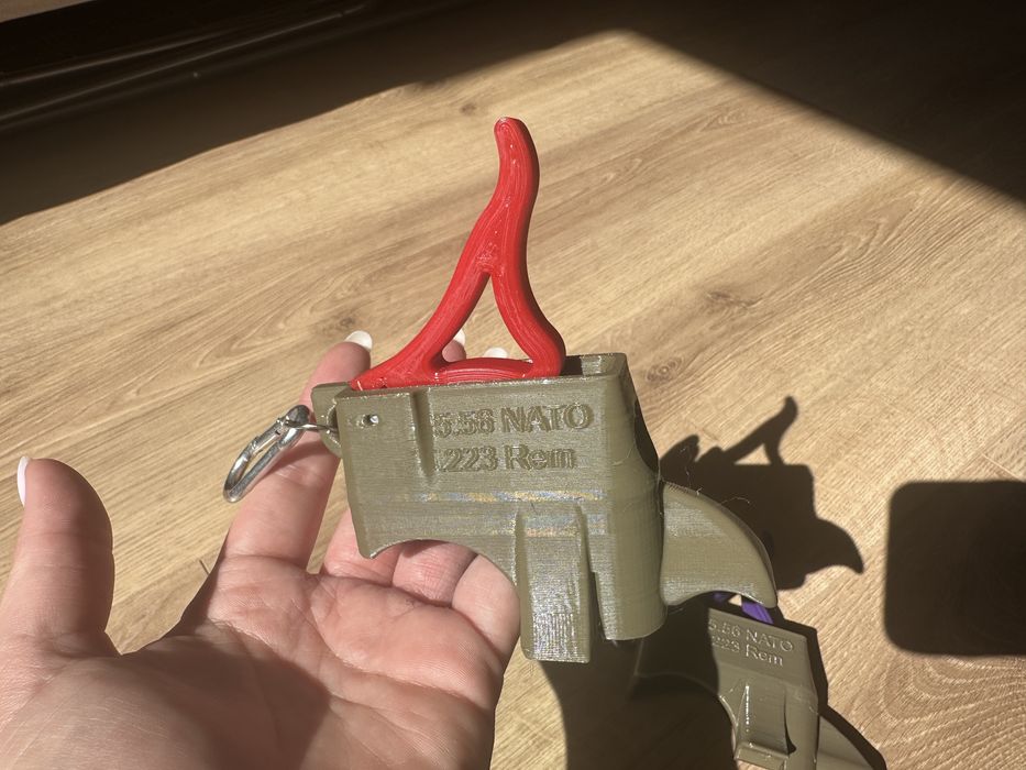 Заряжатель для патронів 5.56