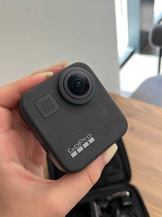Екшн-камера GoPro MAX 360 з нагрудним кріпленням