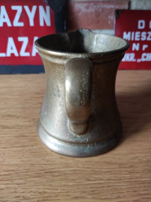 dzbanek mosiężny